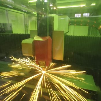 Dělení materiálu CNC, řezání kovů laserem, pilou - foto č. 3