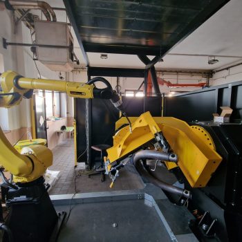 Robot svařování Fanuc s 5-ti osým polohovadlem a svářečkou Kempi - foto č. 2