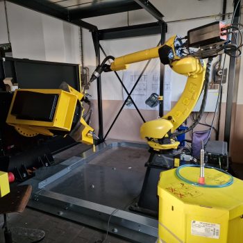 Robot svařování Fanuc s 5-ti osým polohovadlem a svářečkou Kempi - foto č. 1